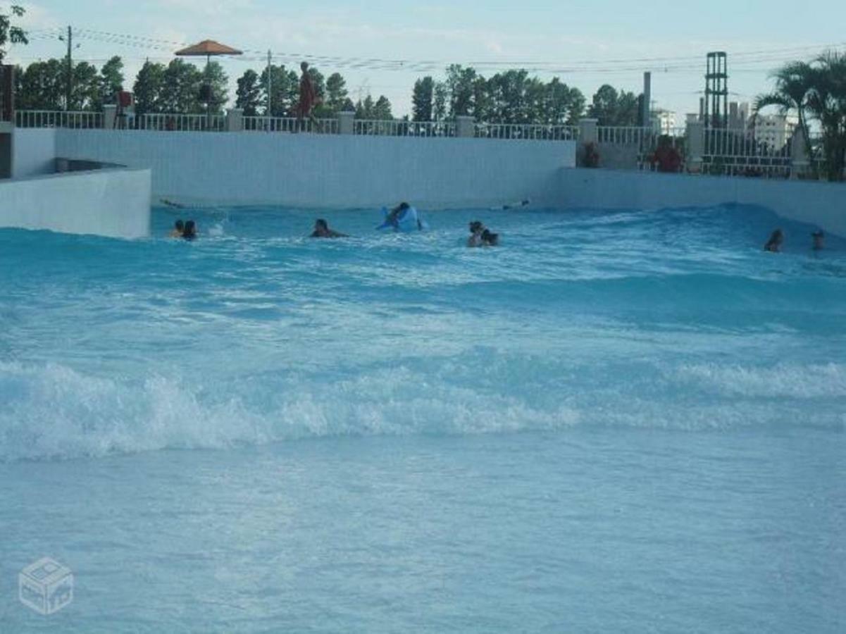Lacqua Di Roma Com Piscina De Ondas Калдас-Новас Экстерьер фото